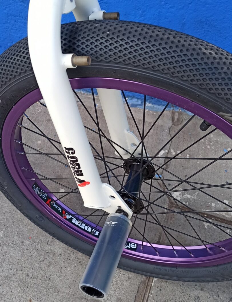 BMX Gorila CA Blanco con Morado - Image 4