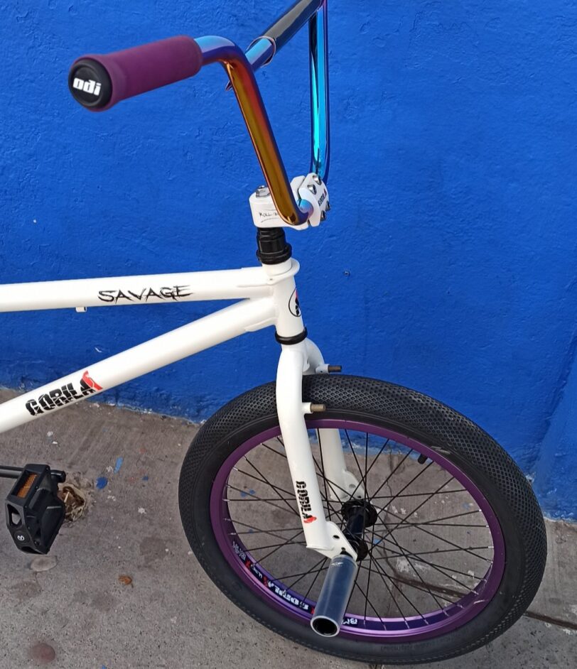 BMX Gorila CA Blanco con Morado - Image 2